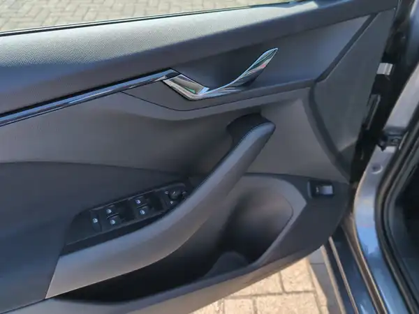 ŠKODA SCALA (12/15)