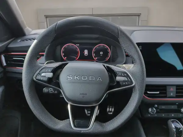 ŠKODA SCALA (10/15)
