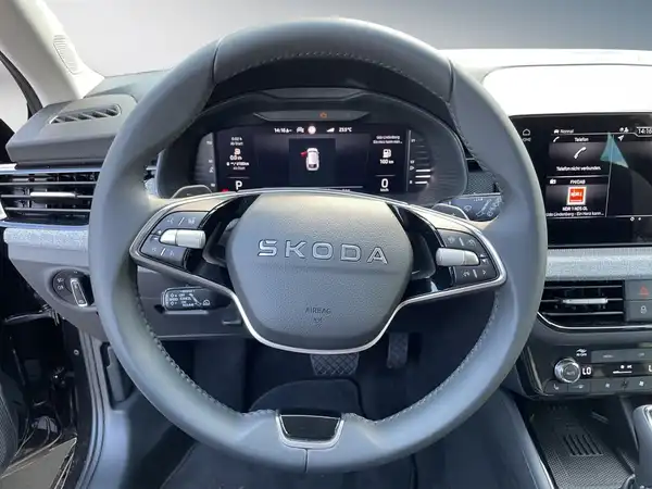 ŠKODA SCALA (10/15)